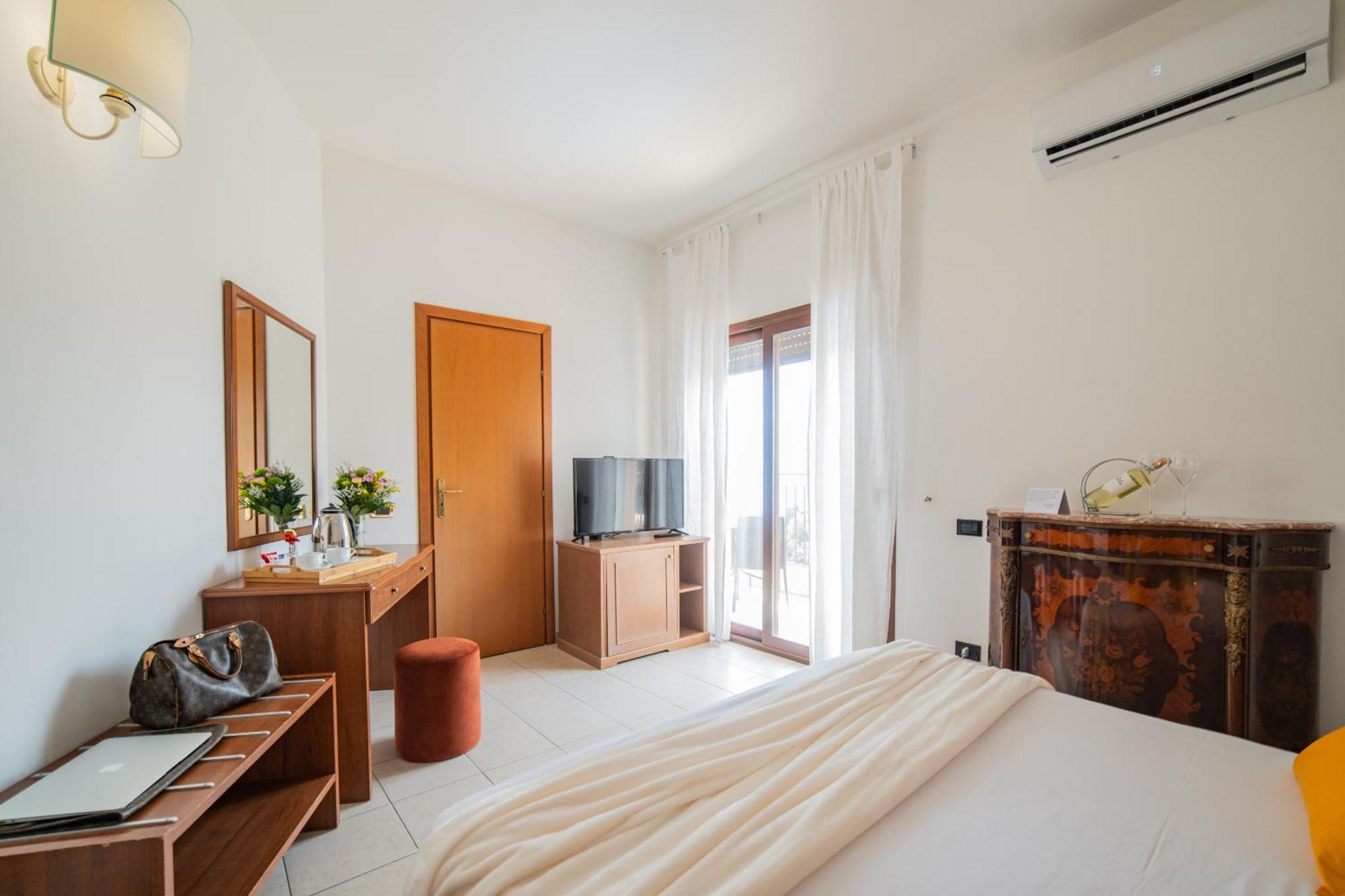 Casa Pertosa Bed & Breakfast Taormina Exterior photo