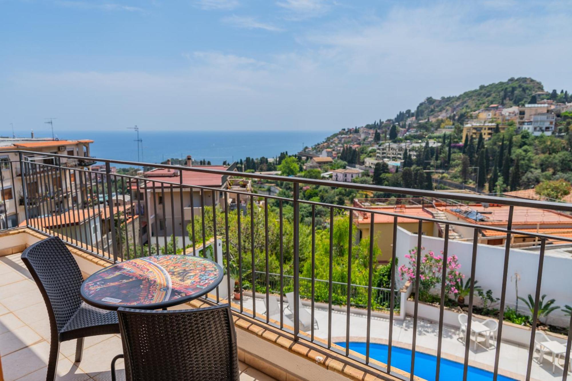 Casa Pertosa Bed & Breakfast Taormina Exterior photo